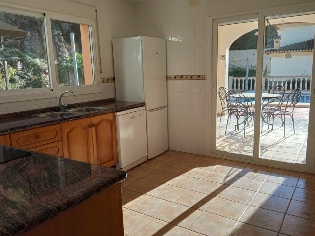 Property 2453 - Image 19